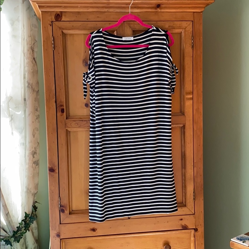 Calvin Klein cold-shoulder dress, size L